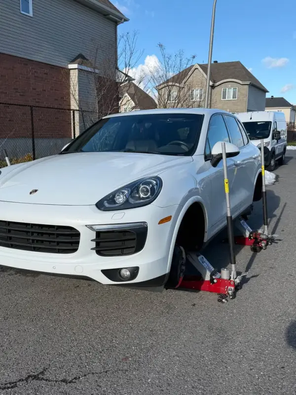 Changement de pneus Porsche Cayenne à domicile — ProPneu R&A